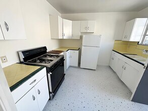 1318 S Cloverdale Ave, Unit 1318 S Cloverdale in Los Angeles, CA - Building Photo - Building Photo