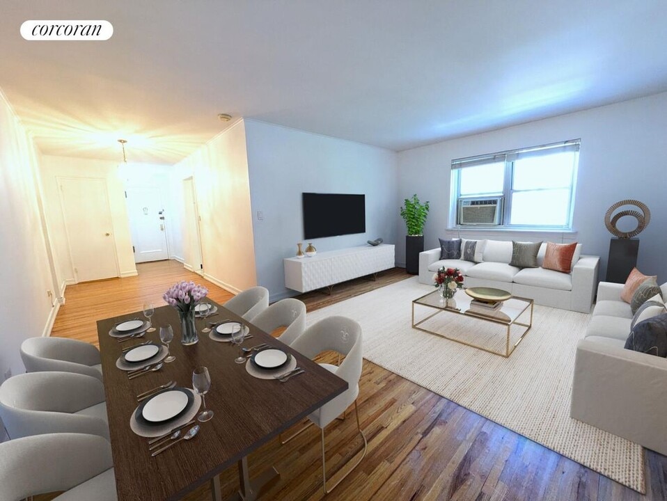 7502 Austin St in Queens, NY - Building Photo
