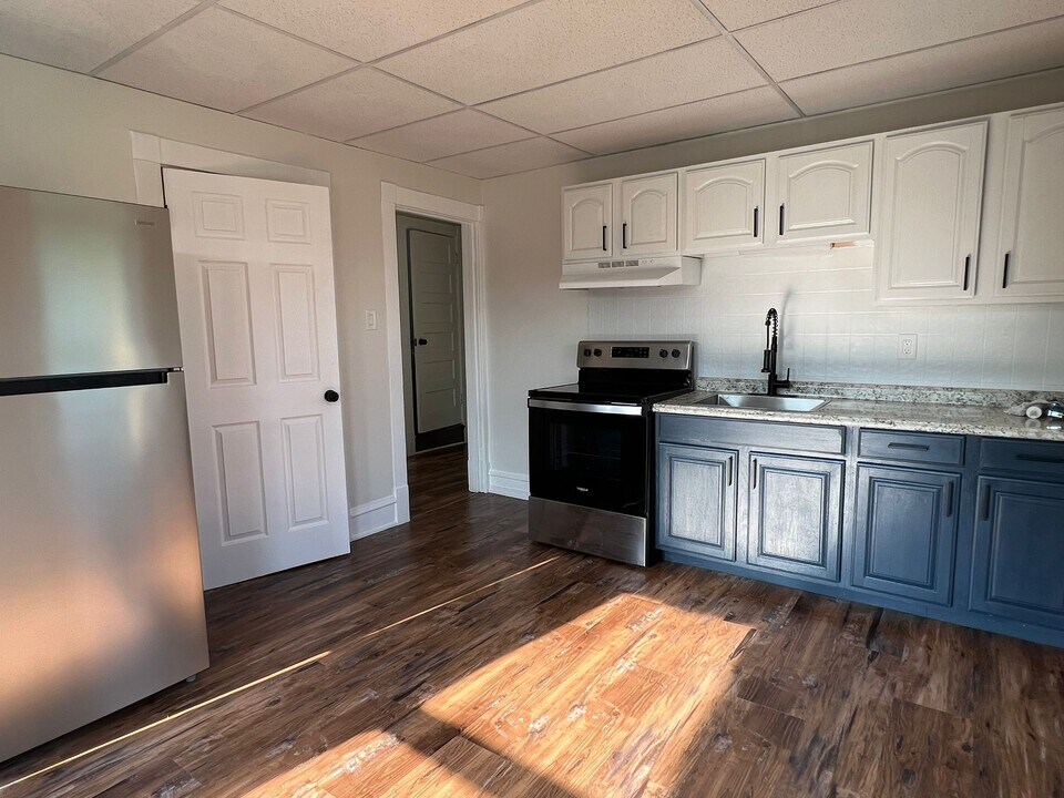 713 Baldwin St, Unit 2- Rear entrance in Meadville, PA - Building Photo