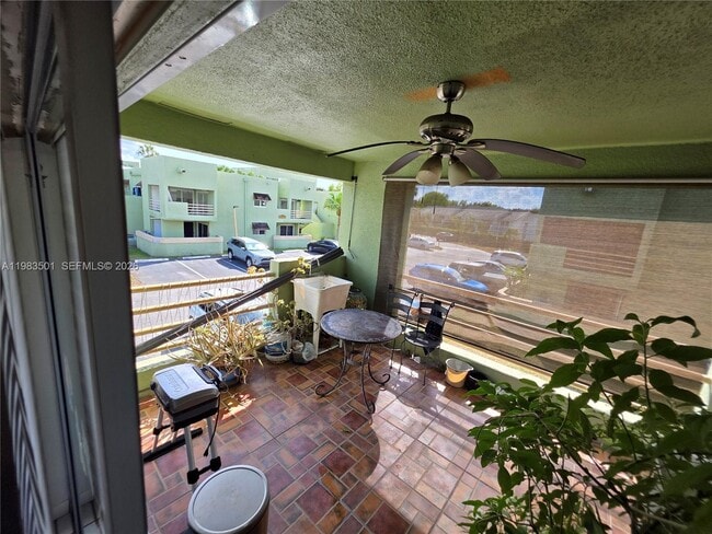 11173 NW 7th St in Miami, FL - Building Photo - Building Photo