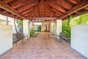 8860 SW 123rd Ct in Miami, FL - Building Photo