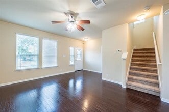 939 Alamo Plaza Dr in Cedar Park, TX - Building Photo - Building Photo