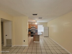 742 N 9th St in Panama City, FL - Building Photo - Building Photo