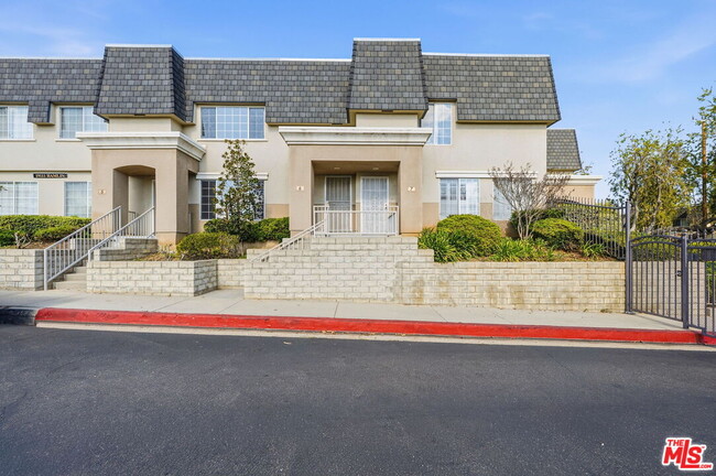 19111 Hamlin St in Los Angeles, CA - Building Photo - Building Photo