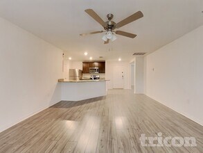 4446 Horse Creek Ln in Lakeland, FL - Foto de edificio - Building Photo