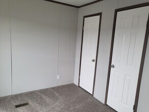 80 Elm in Highland, MI - Building Photo - Building Photo