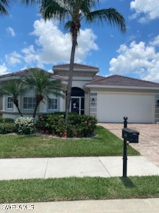 14075 Mirror Ct in Naples, FL - Building Photo