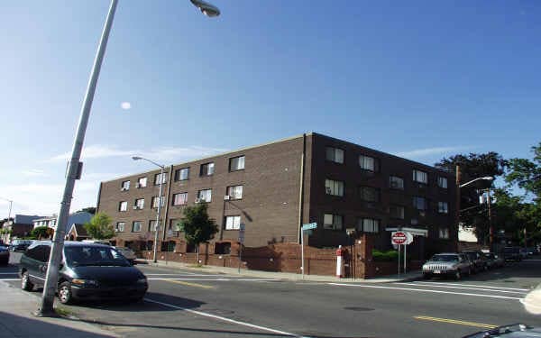 Everett Gardens in Everett, MA - Foto de edificio - Building Photo