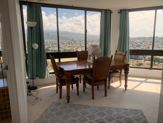 300 Wai Nani Way, Unit Miryam in Honolulu, HI - Building Photo - Building Photo