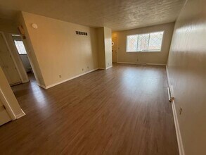 3822 North Sheridan Knolls Court in Peoria, IL - Building Photo - Building Photo