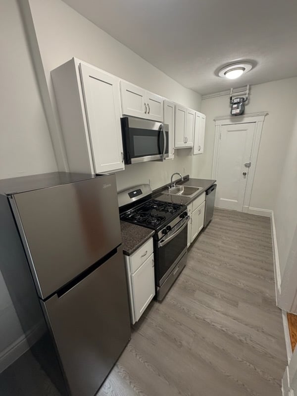 property at 220 Kelton St
