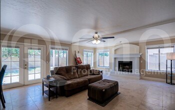 877 W Shellfish Dr in Gilbert, AZ - Building Photo - Building Photo