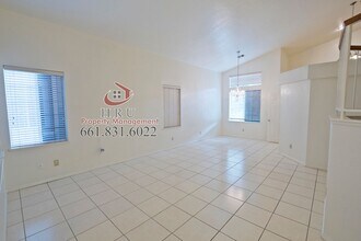 10605 Galway Bay Dr in Bakersfield, CA - Building Photo - Building Photo