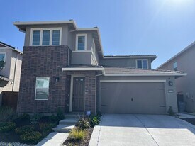 1583 Levy St in Woodland, CA - Building Photo