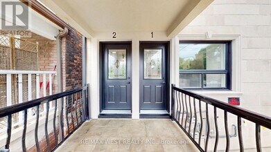 253 Oakwood Ave in Toronto, ON - Building Photo - Building Photo