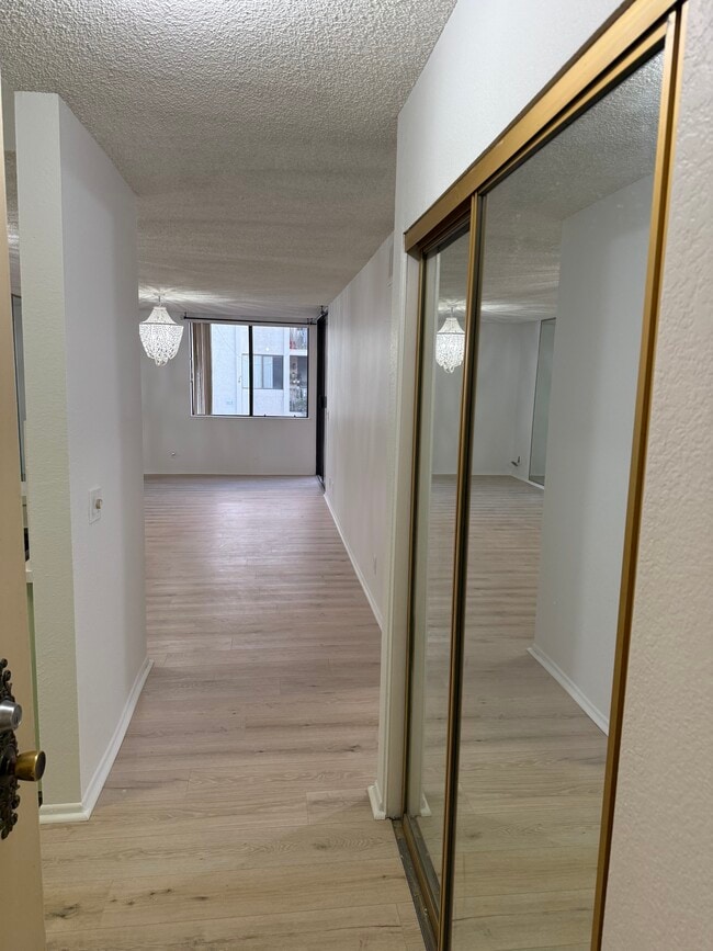 1140 E Ocean Blvd, Unit 225 in Long Beach, CA - Foto de edificio - Building Photo