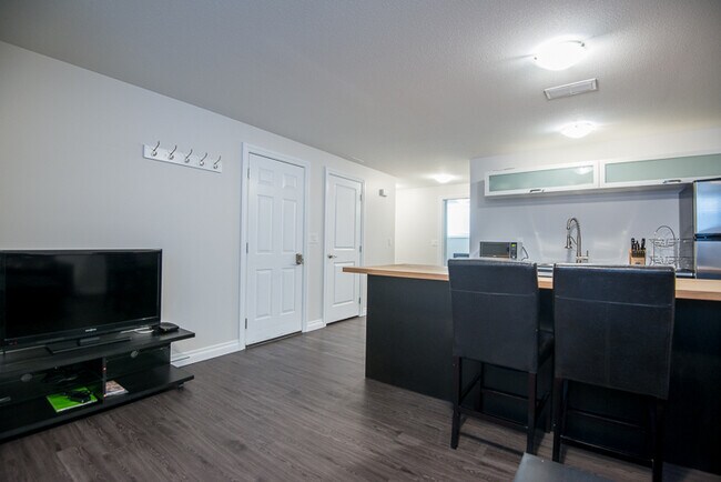 110 Cumberland Ave N in Saskatoon, SK - Building Photo - Building Photo