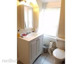 4 Harvard Pl in Brookline, MA - Building Photo - Building Photo