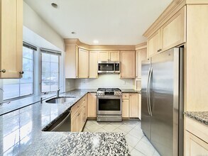 48 Pemberwick Rd in Greenwich, CT - Building Photo - Building Photo