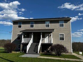 376 NY-32 in New Paltz, NY - Building Photo