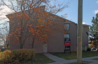 37 Rykert St in St Catharines, ON - Building Photo - Building Photo