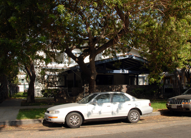 2375 Scarff St in Los Angeles, CA - Foto de edificio - Building Photo