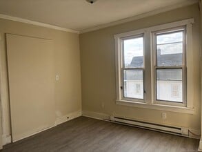 1308 E Main St in Waterbury, CT - Building Photo - Building Photo