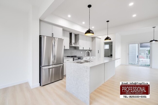 property at 15815-15898 98 Ave NW
