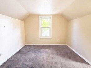 16605 Lotus Dr in Cleveland, OH - Building Photo - Building Photo