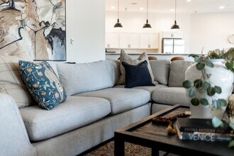 Donegal Pointe Apartments in Sioux Falls, SD - Building Photo - Building Photo