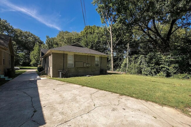 1554 Tutwiler Ave in Memphis, TN - Foto de edificio - Building Photo