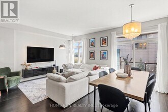 527 Chaperal Private in Ottawa, ON - Building Photo - Building Photo