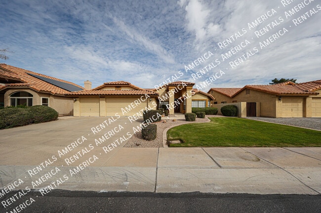 532 E Stonebridge Dr in Gilbert, AZ - Foto de edificio - Building Photo