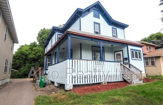 1015 13th Ave SE in Minneapolis, MN - Building Photo