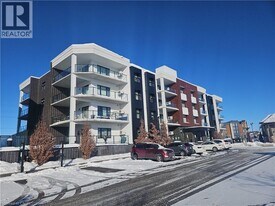 249 Grey Silo Rd in Waterloo, ON - Building Photo