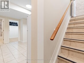 20 Roberta Dr in Toronto, ON - Building Photo - Building Photo