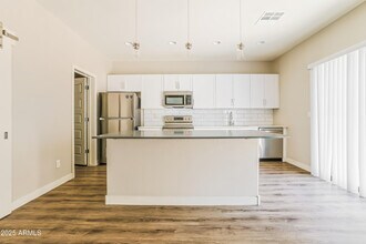 1119 S Stapley Dr in Mesa, AZ - Building Photo - Building Photo