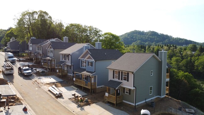 225 Stratford Ln in Boone, NC - Building Photo - Building Photo