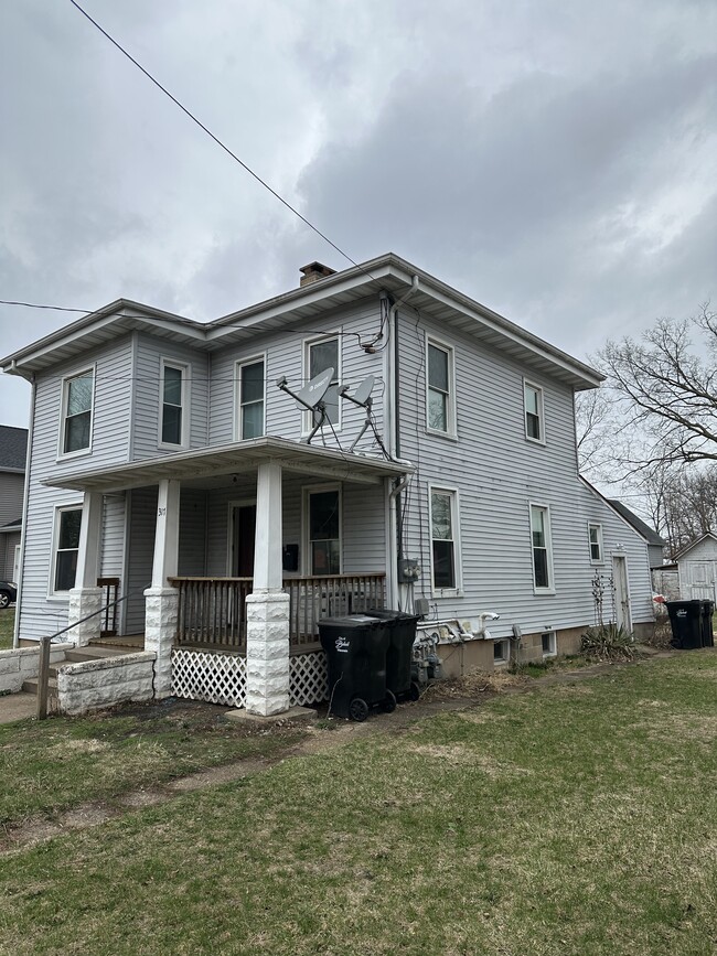 317 Highland Ave, Unit Lower