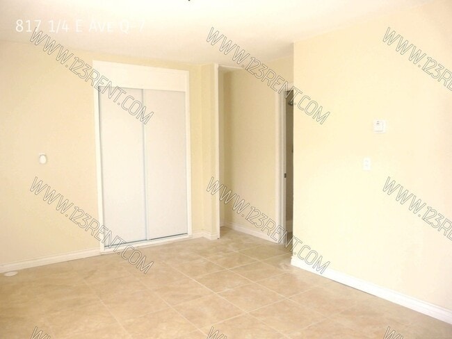 817 E Ave Q-7 in Palmdale, CA - Building Photo - Building Photo
