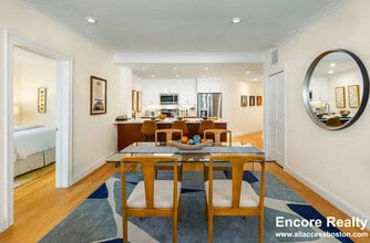 101 Asheville Rd in Brookline, MA - Foto de edificio - Building Photo