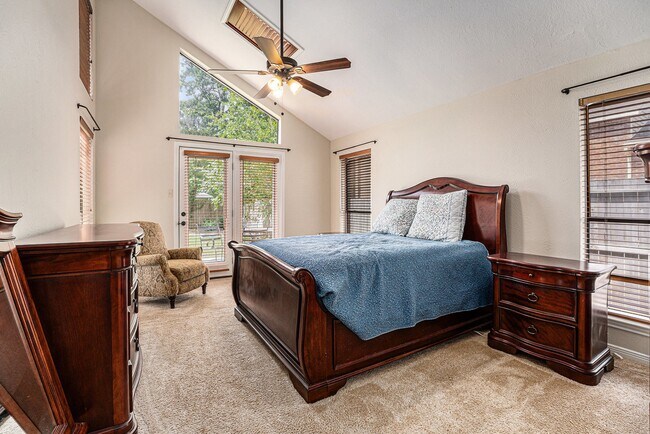 602 Crestwood Dr in El Lago, TX - Building Photo - Building Photo