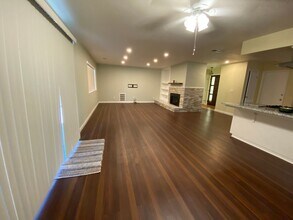 1143 W Evergreen Ct in Visalia, CA - Building Photo - Building Photo