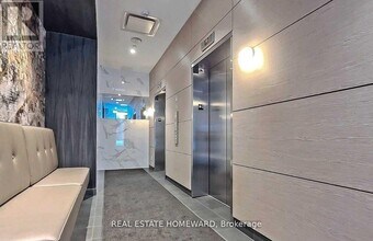 15 Baseball Pl in Toronto, ON - Building Photo - Building Photo