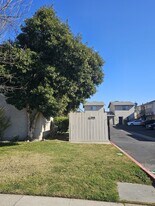 200 Northwoods Ave in Manteca, CA - Building Photo