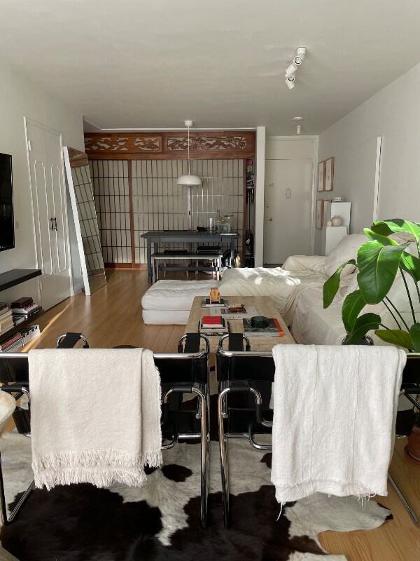 property at 425 S Kenmore Ave