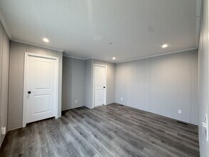 29649 Cambridge Ct in New Baltimore, MI - Foto de edificio - Building Photo