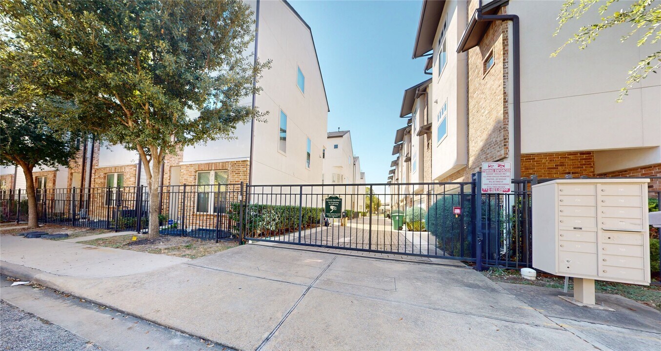 711 Schwartz St in Houston, TX - Building Photo