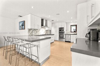 3625 Battersea Rd in Miami, FL - Building Photo - Building Photo