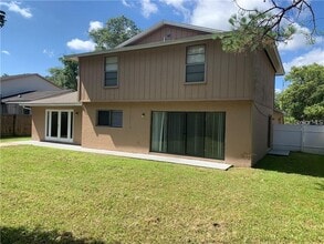 4913 Rockledge Cir in Tampa, FL - Building Photo - Building Photo